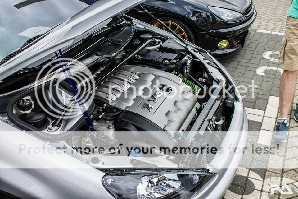 10357262_510742365720648_888054202169627