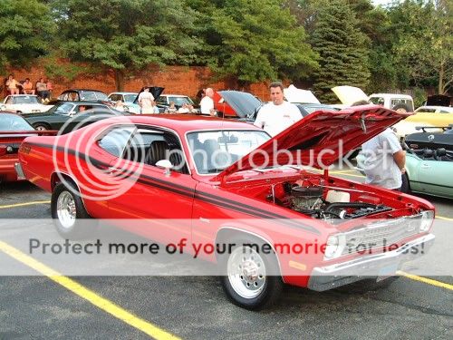 1974-Plymouth-Duster-360-Red-Rt-Frt-Qtr-_Bennigan_s-Car-Show_-F-500x375.jpg