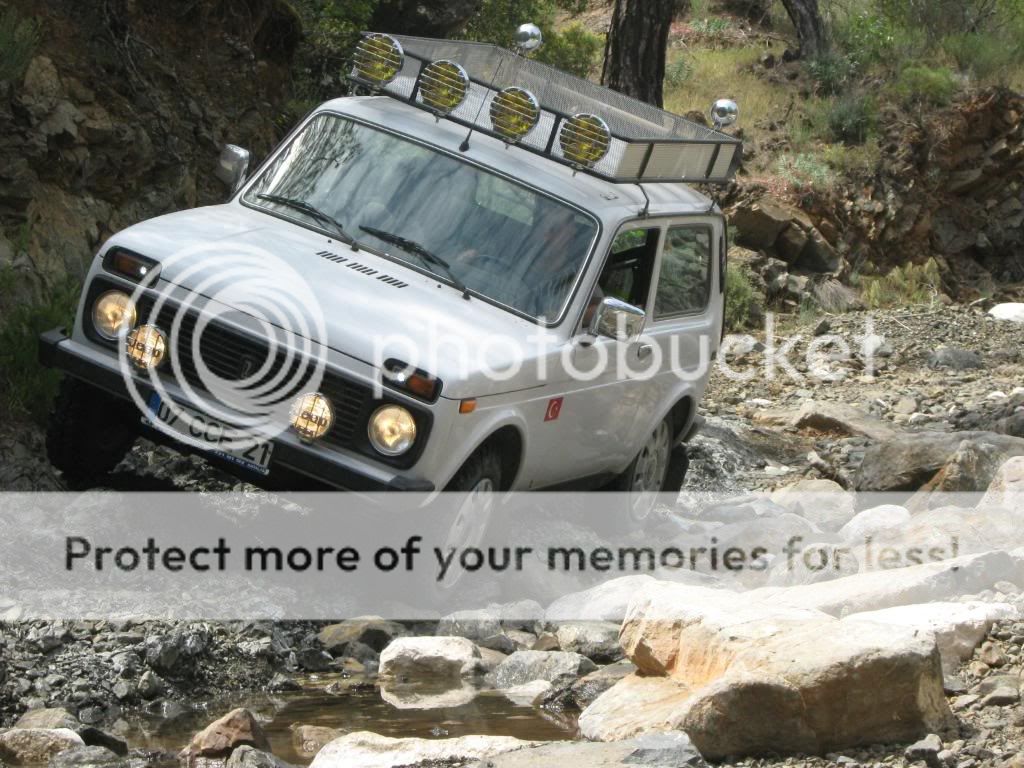 Lada 4x4 - zaman ve yollarla kontrol Lada 4x4 - zaman ve yollarla kontrol